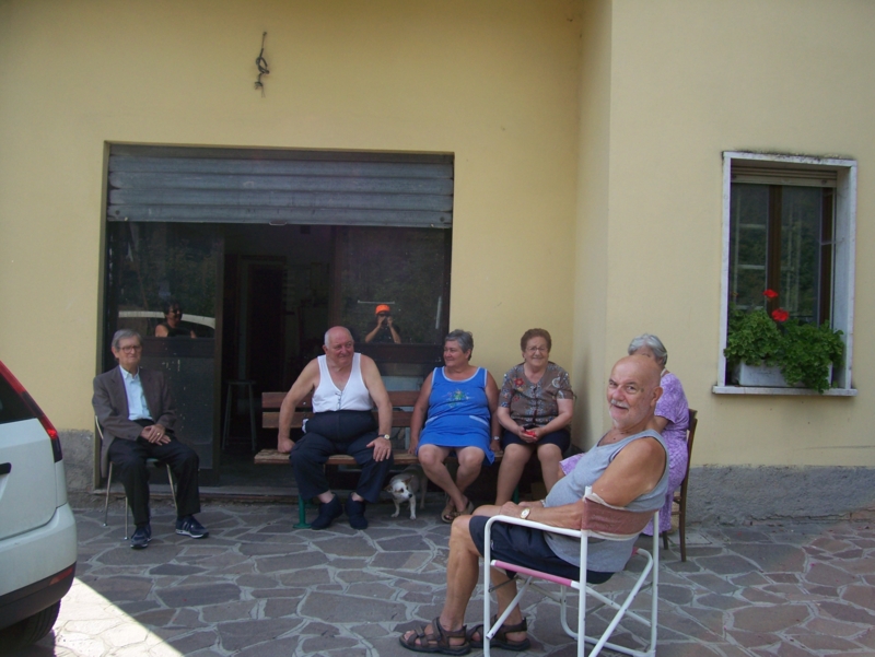  Image name: Persone049.jpg 
 width: 800 pixel 
 height: 601 pixel 
 Size: 324637 bytes 
 Click to enlarge 